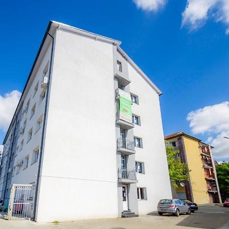 Nice Apartament Arad Eksteriør billede