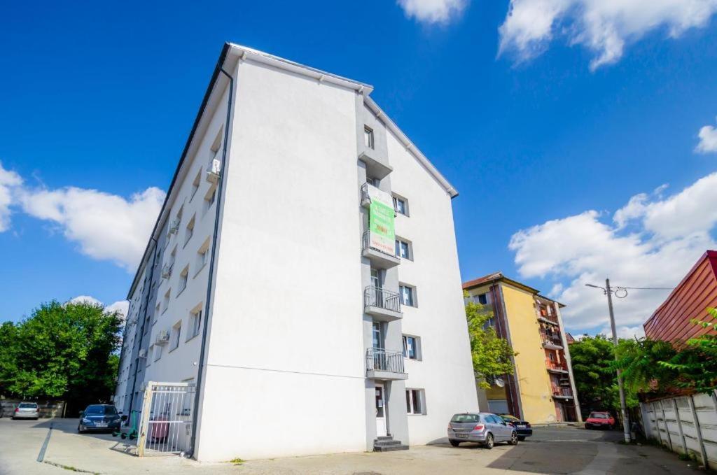 Nice Apartament Arad Eksteriør billede